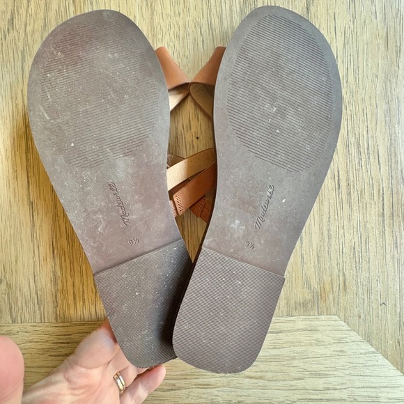 Madewell Leather Toe‎ Ring Criss Cross Sandals - Picture 7 of 7